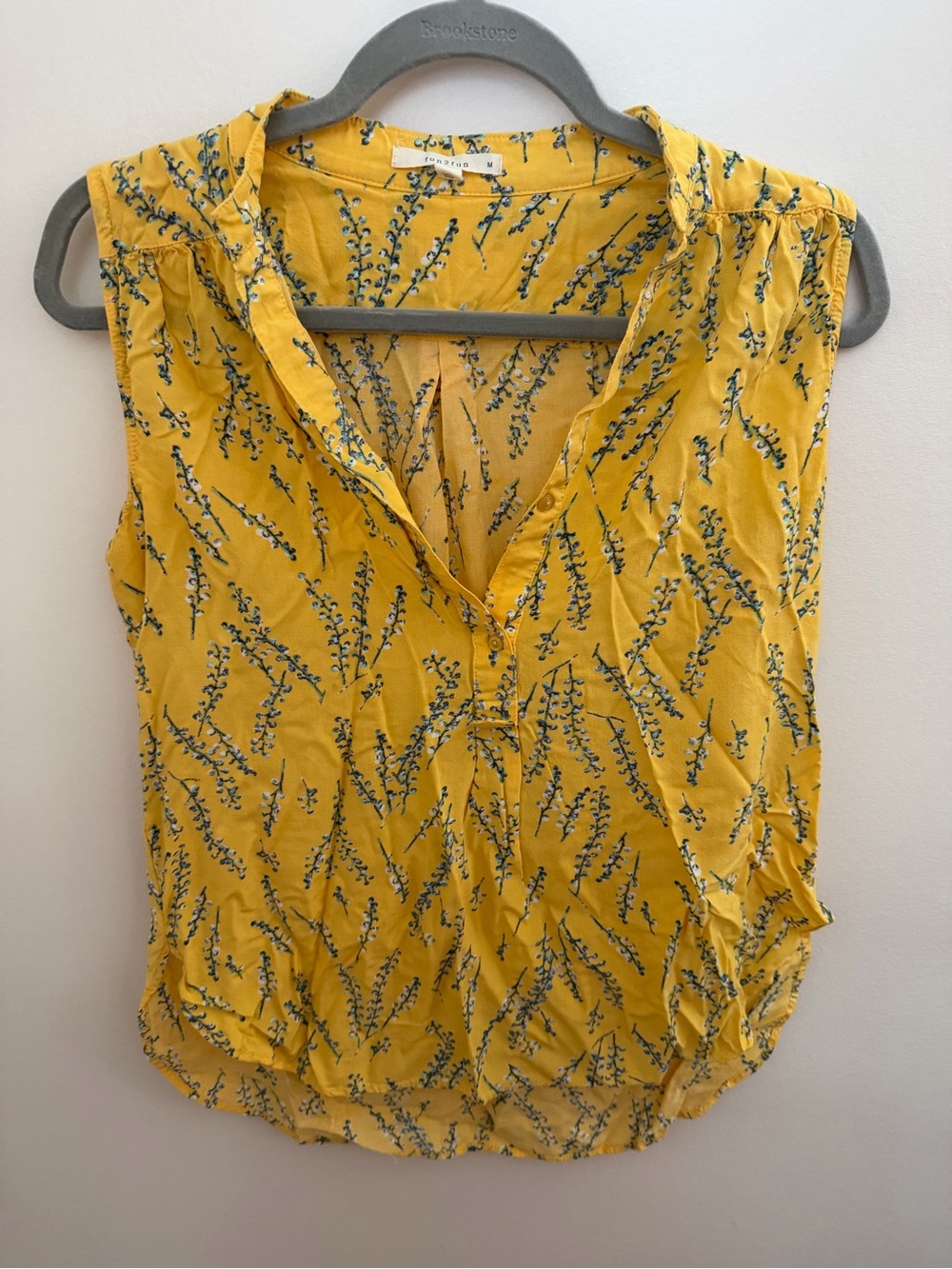 fun 2 fun Yellow Floral V-Neck Sleeveless Blouse